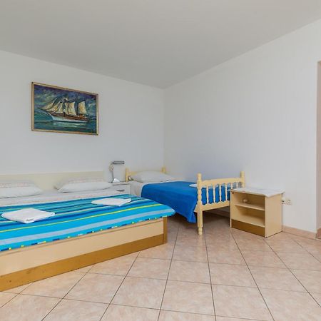 Apartments With A Parking Space Omis - 2745 Bilik gambar