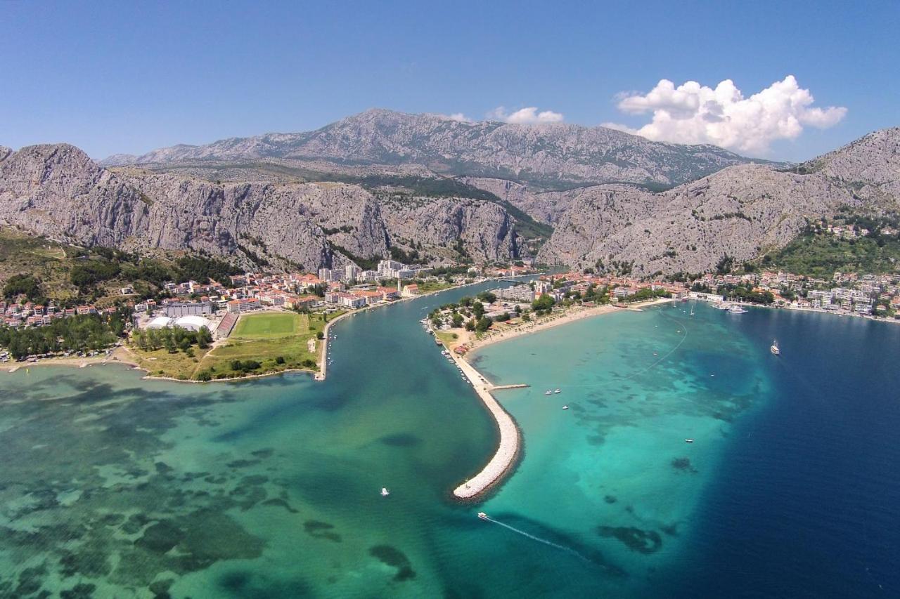 Apartments With A Parking Space Omis - 2745 Luaran gambar