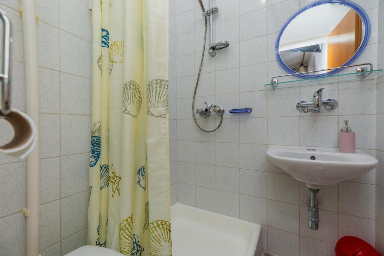 Apartments With A Parking Space Omis - 2745 Luaran gambar