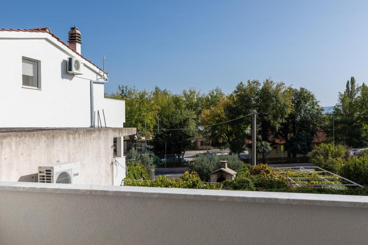 Apartments With A Parking Space Omis - 2745 Luaran gambar