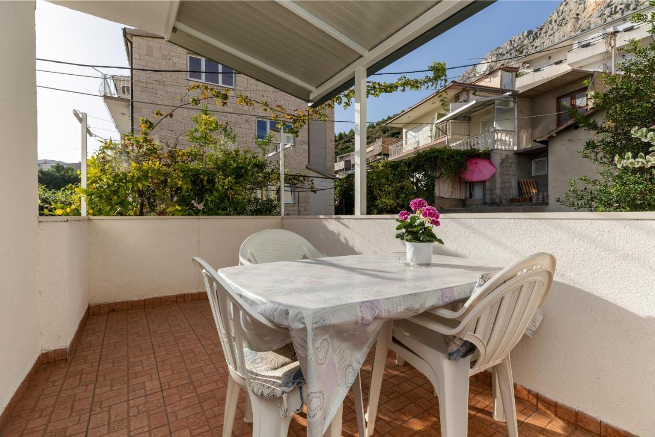 Apartments With A Parking Space Omis - 2745 Luaran gambar